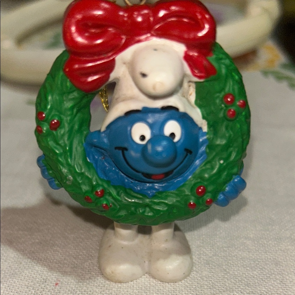 RARE 1981 Smurf Christmas Ornament with Wreath